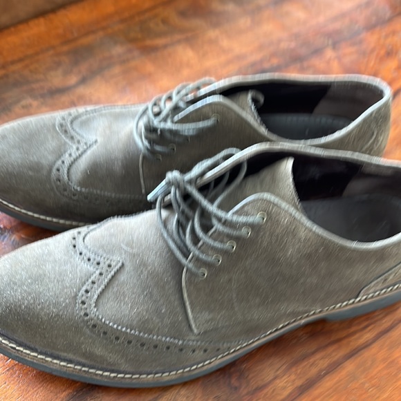 COLE HAAN OLIVE GREEN SUEDE LACE UPS - Picture 2 of 7